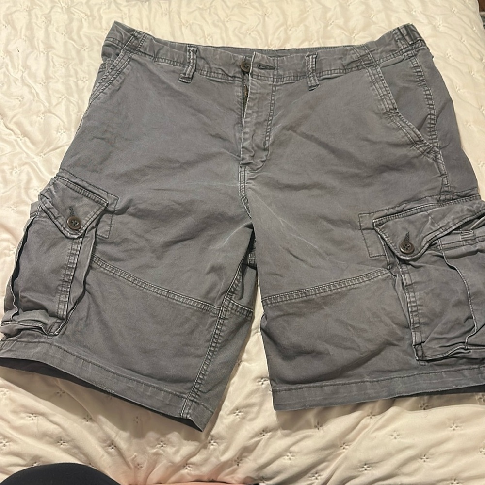 American eagle men’s flex cargo shorts